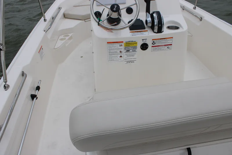 Slide: The Image of Boston Whaler 170 Montauk 2026 - 26
