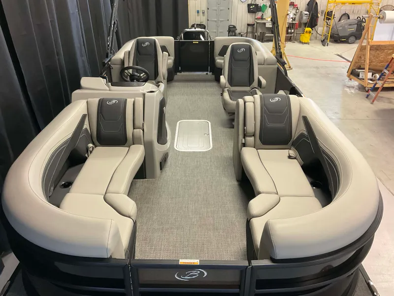 Slide: The Image of Barletta Cabrio 22 QC 2026 - 10