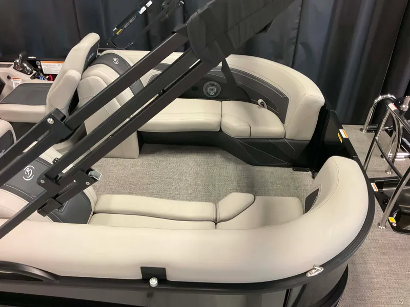 Slide: The Image of Barletta Cabrio 22 QC 2026 - 7