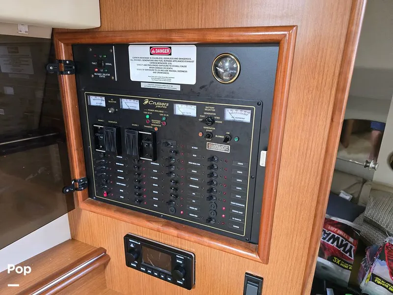 Slide: The Image of Cruisers 320 Express 2004 - 14357069