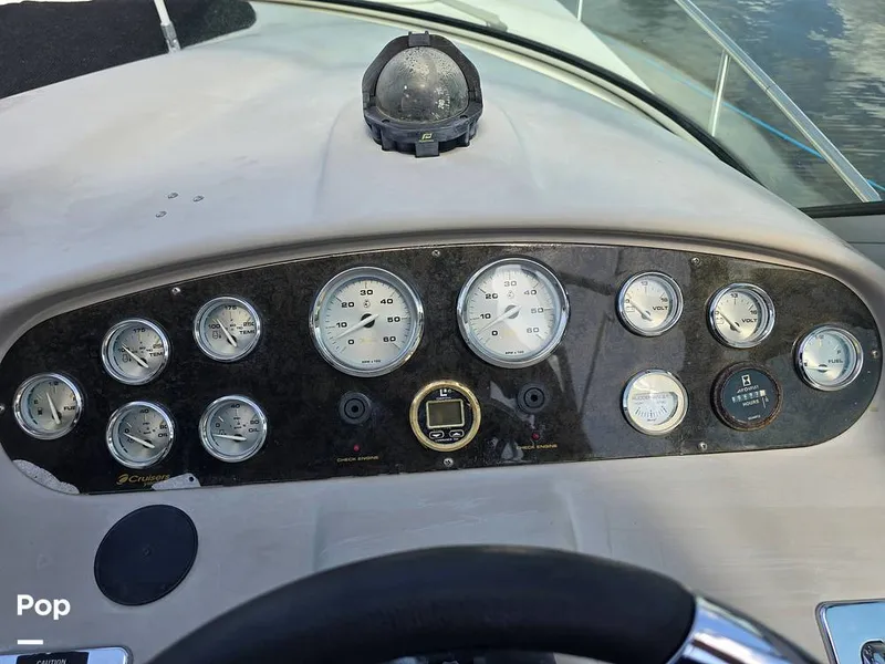 Slide: The Image of Cruisers Yachts 320 Express 2004 - 14357036