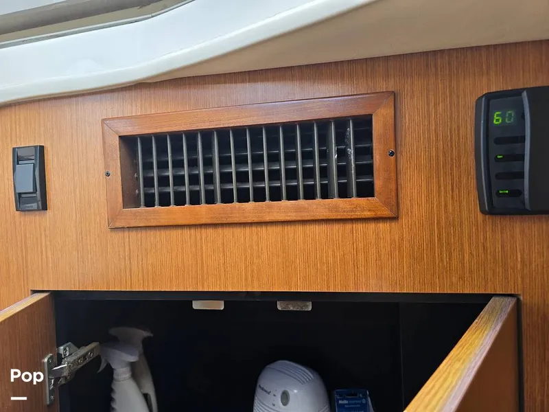 Slide: The Image of Cruisers Yachts 320 Express 2004 - 14357048