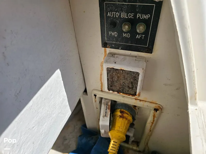 Slide: The Image of Cruisers Yachts 320 Express 2004 - 14357014