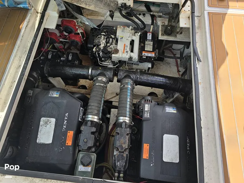 Slide: The Image of Cruisers Yachts 320 Express 2004 - 14357013