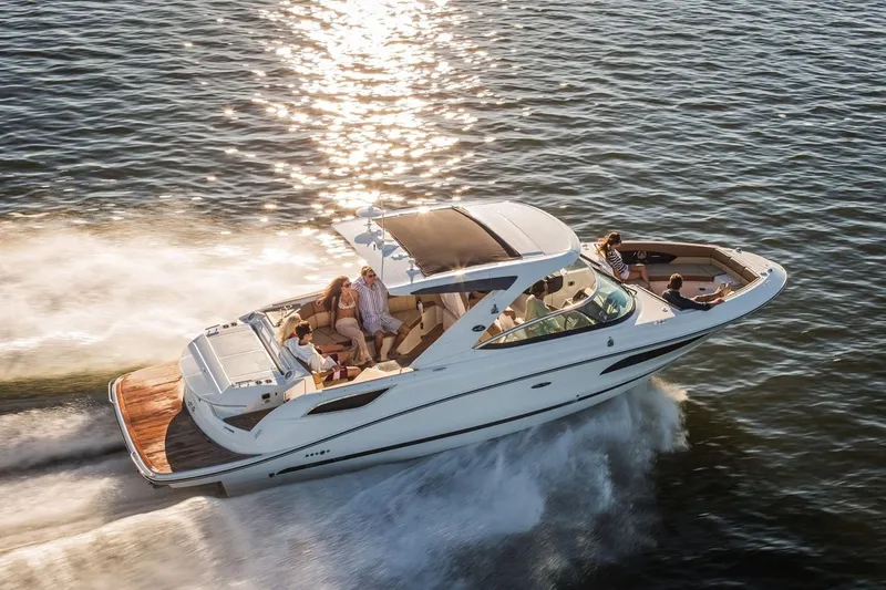 Slide: The Image of Sea Ray SLX 350 2026 - 2