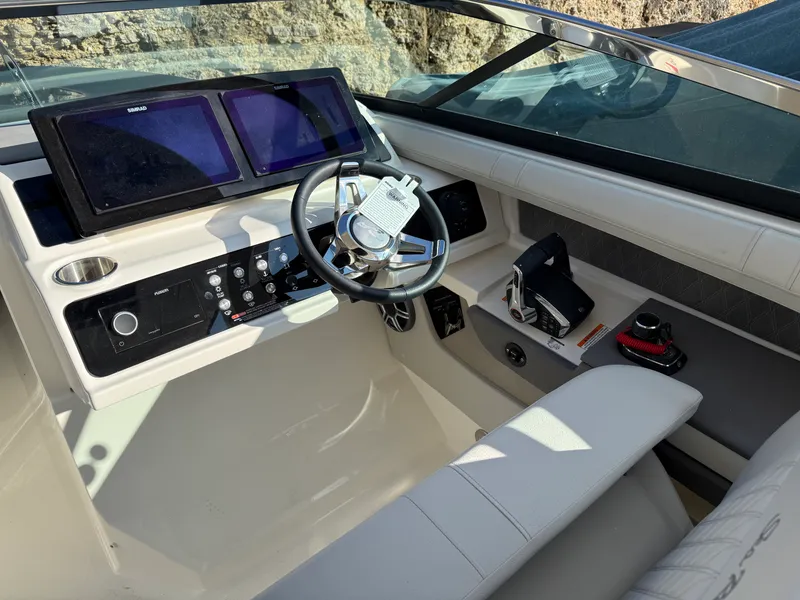 Slide: The Image of Sea Ray SLX 310 2026 - 23