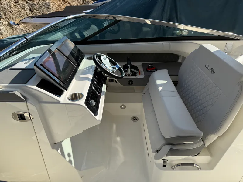 Slide: The Image of Sea Ray SLX 310 2026 - 24