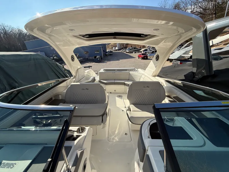 Slide: The Image of Sea Ray SLX 310 2026 - 36