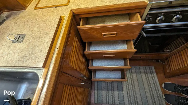 Slide: The Image of Jefferson 42 Aft Cabin Motor Yacht 1986 - 14196115