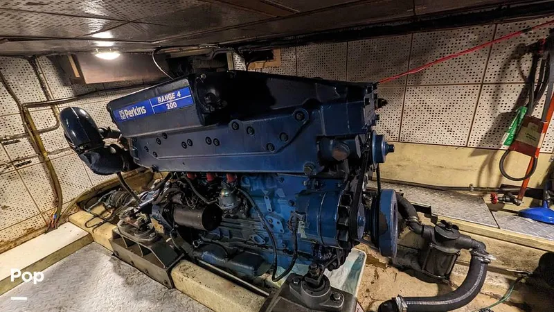 Slide: The Image of Jefferson 42 Aft Cabin Motor Yacht 1986 - 14196118