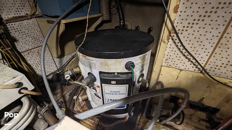 Slide: The Image of Jefferson 42 Aft Cabin Motor Yacht 1986 - 14196123