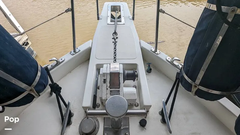 Slide: The Image of Jefferson 42 Aft Cabin Motor Yacht 1986 - 14195999