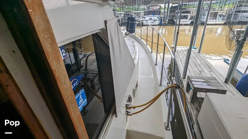 Slide: The Image of Jefferson 42 Aft Cabin Motor Yacht 1986 - 14196006