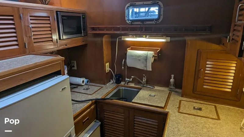 Slide: The Image of Jefferson 42 Aft Cabin Motor Yacht 1986 - 14196047