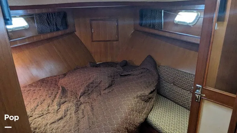 Slide: The Image of Jefferson 42 Aft Cabin Motor Yacht 1986 - 14196069