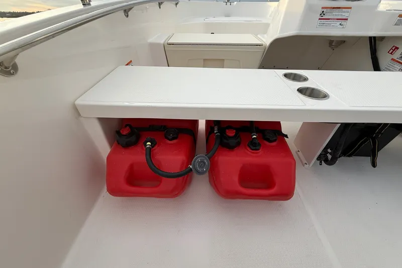 Slide: The Image of Boston Whaler 160 Super Sport 2026 - 11