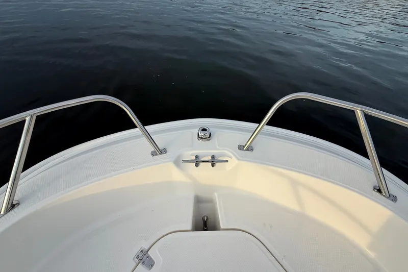 Slide: The Image of Boston Whaler 160 Super Sport 2026 - 23