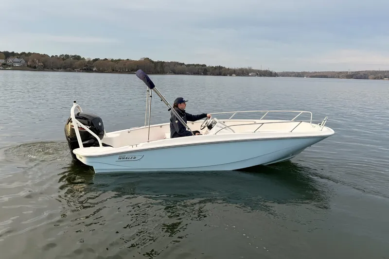Slide: The Image of Boston Whaler 160 Super Sport 2026 - 4