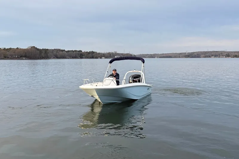 Slide: The Image of Boston Whaler 160 Super Sport 2026 - 6