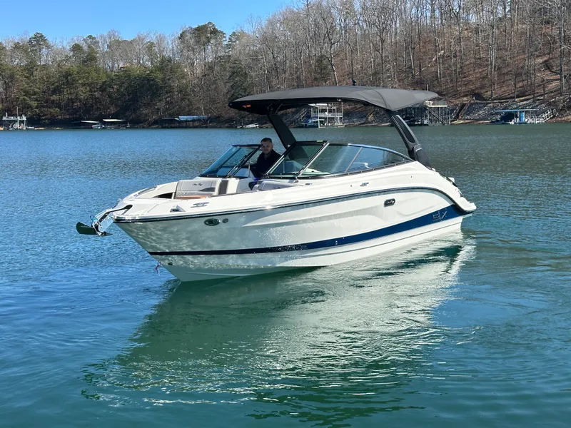 Slide: The Image of Sea Ray SLX 260 2026 - 3