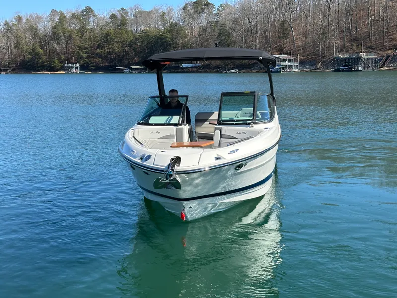 Slide: The Image of Sea Ray SLX 260 2026 - 4