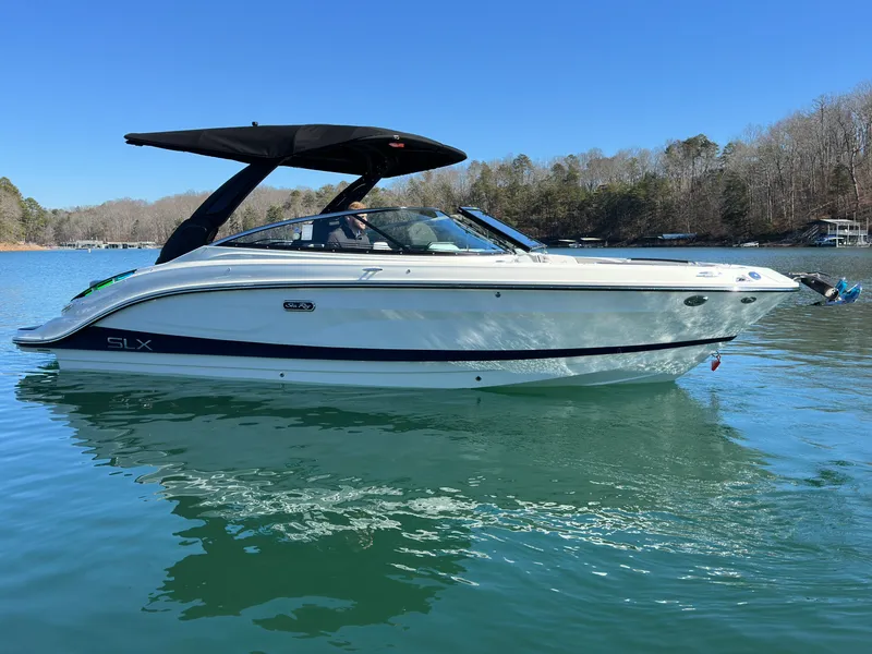 Slide: The Image of Sea Ray SLX 260 2026 - 6
