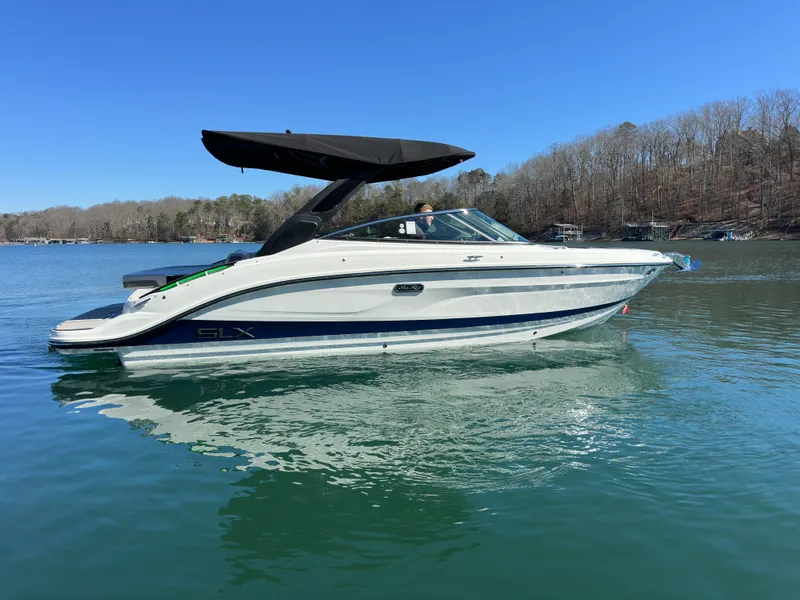 Slide: The Image of Sea Ray SLX 260 2026 - 7