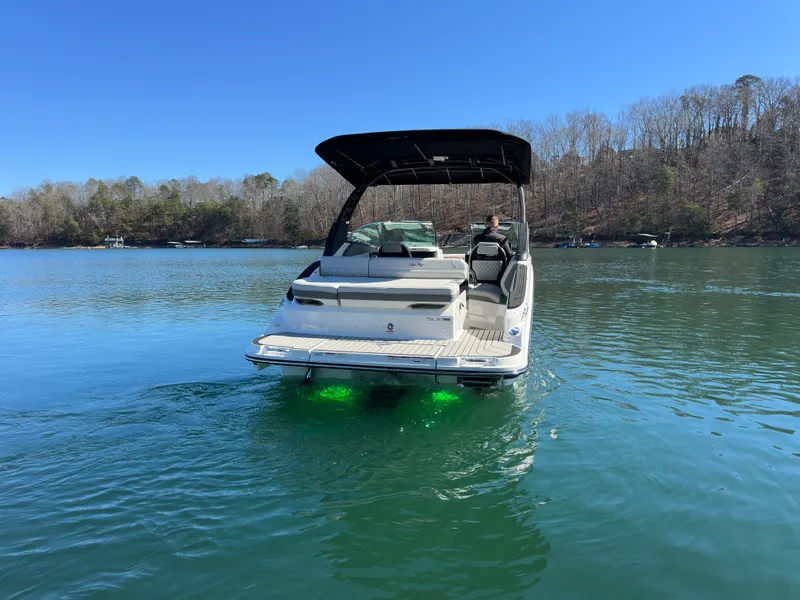 Slide: The Image of Sea Ray SLX 260 2026 - 8