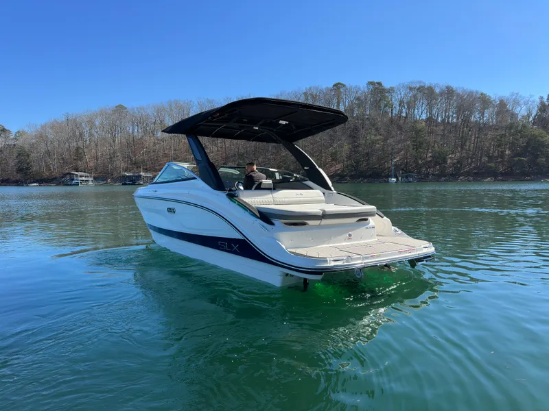 Slide: The Image of Sea Ray SLX 260 2026 - 9