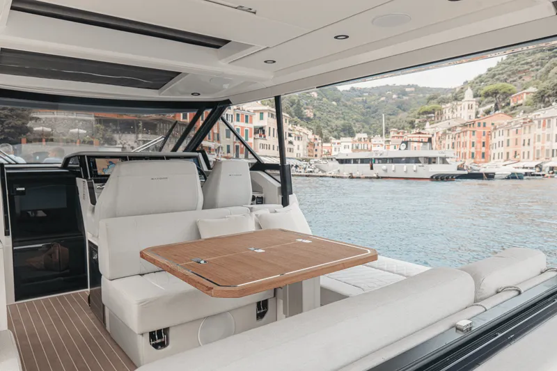 Slide: The Image of Saxdor 400 GTO 2026 - 7