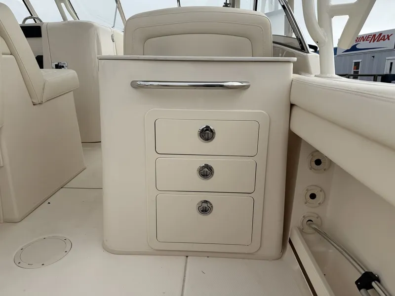 Slide: The Image of Grady-White Freedom 275 2026 - 18