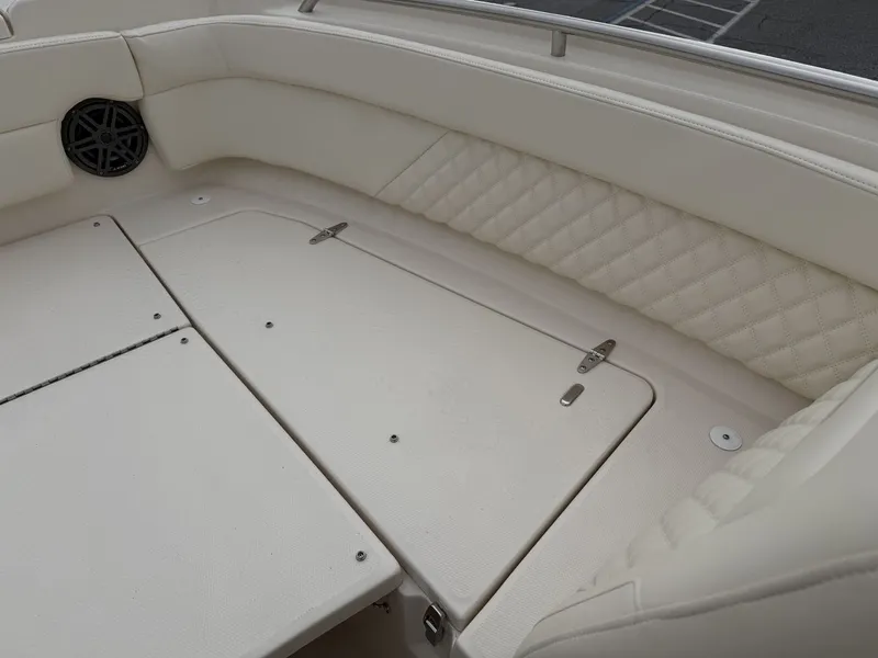 Slide: The Image of Grady-White Freedom 275 2026 - 31