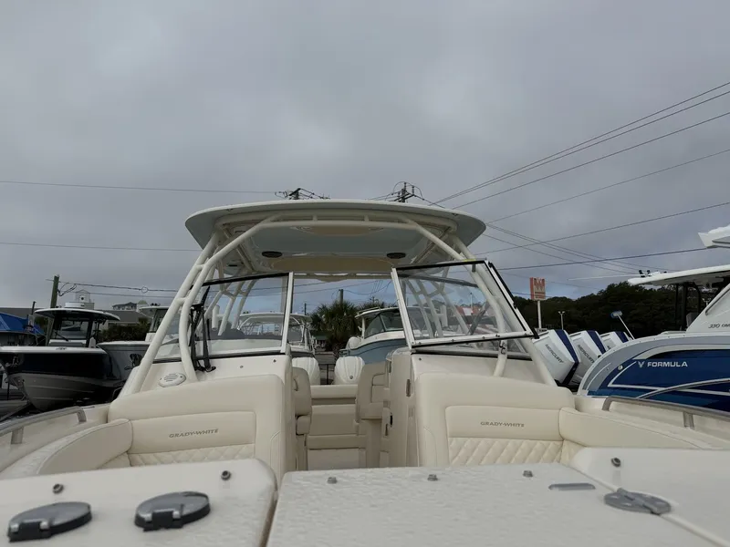 Slide: The Image of Grady-White Freedom 275 2026 - 4