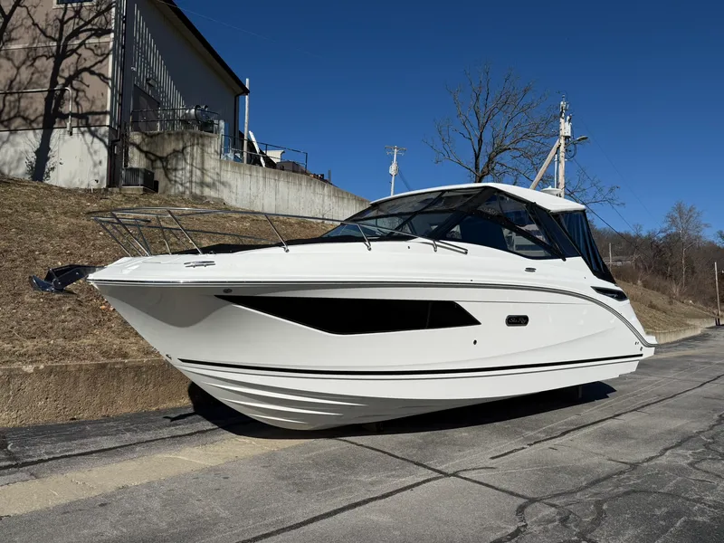 The Image of Sea Ray Sundancer 320 2026 - 0