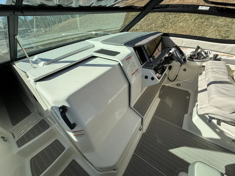 Slide: The Image of Sea Ray Sundancer 320 2026 - 21