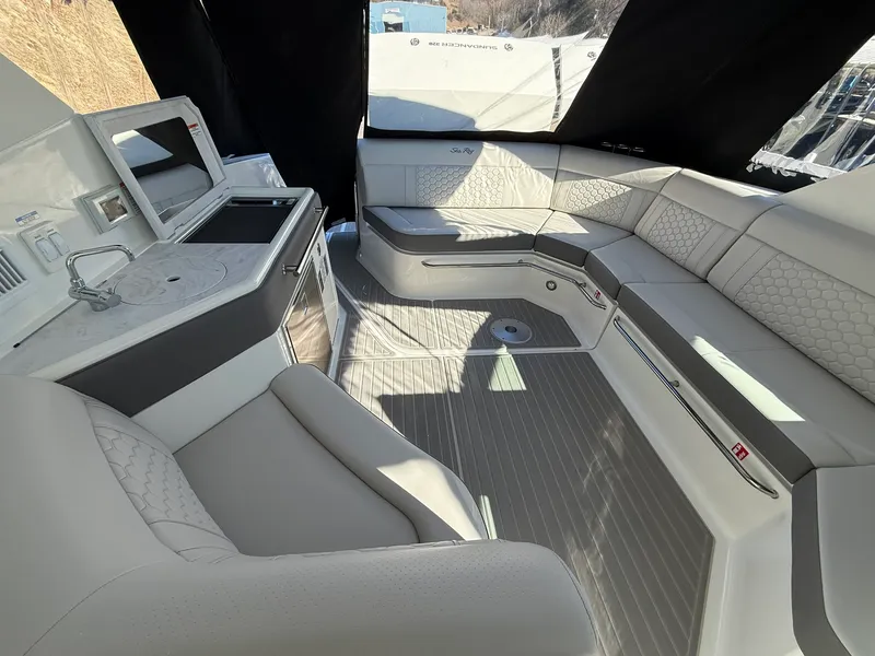 Slide: The Image of Sea Ray Sundancer 320 2026 - 26