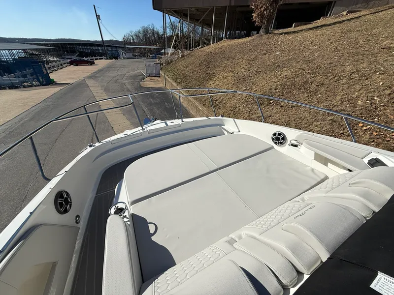 Slide: The Image of Sea Ray Sundancer 320 2026 - 9