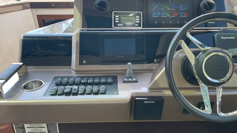 Slide: The Image of Galeon 430 HTC 2019 - 36