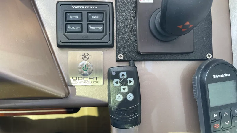 Slide: The Image of Galeon 430 HTC 2019 - 37