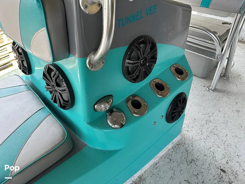 Slide: The Image of Dargel 21 Explorer Tunnel Vee 2016 - 14242248