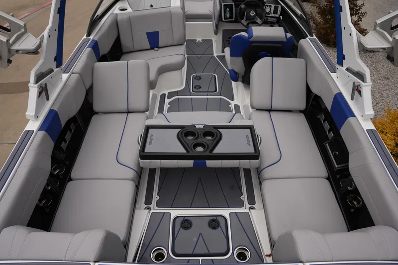 Slide: The Image of Malibu WAKESETTER 23 LSV 2022 - 11