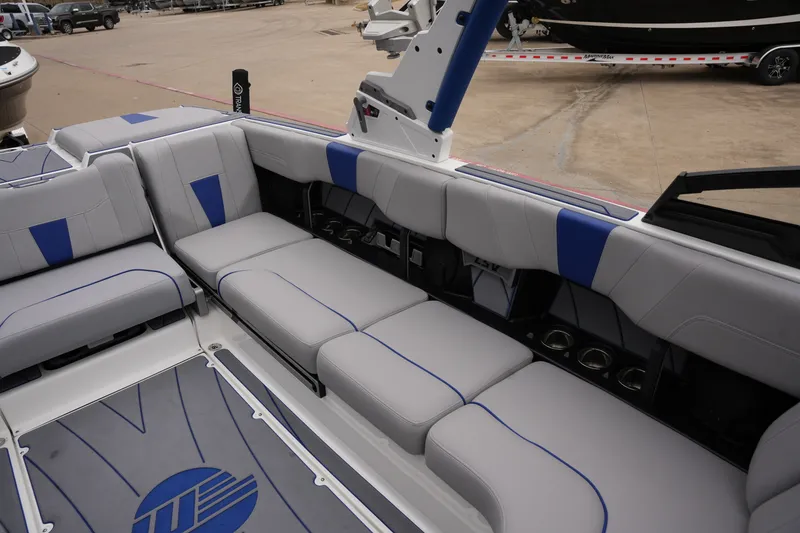 Slide: The Image of Malibu WAKESETTER 23 LSV 2022 - 14