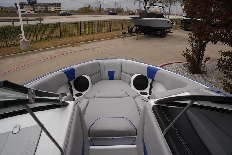 Slide: The Image of Malibu WAKESETTER 23 LSV 2022 - 25