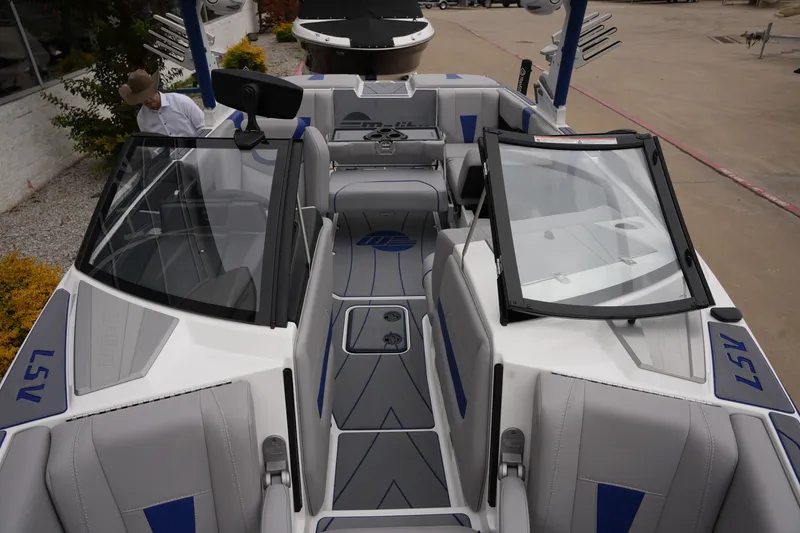 Slide: The Image of Malibu WAKESETTER 23 LSV 2022 - 27