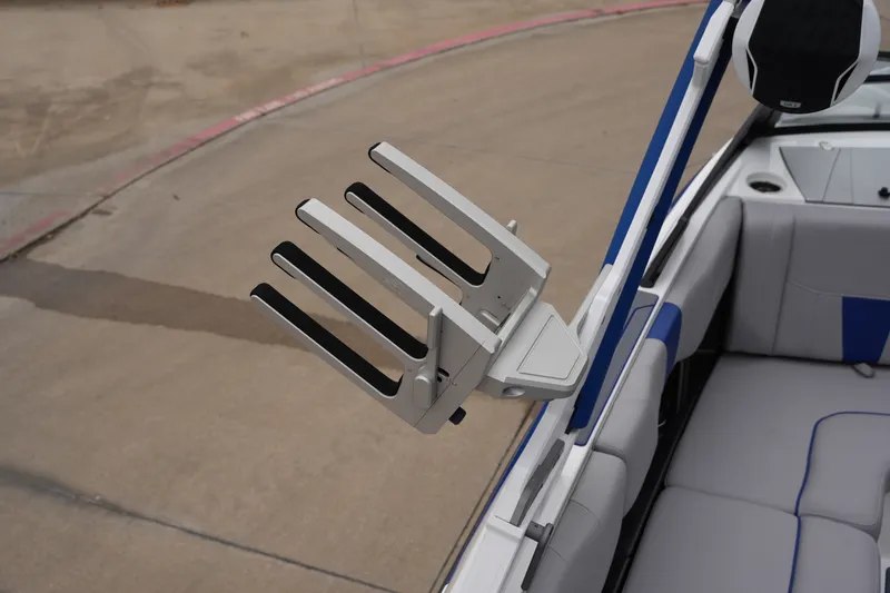 Slide: The Image of Malibu WAKESETTER 23 LSV 2022 - 29