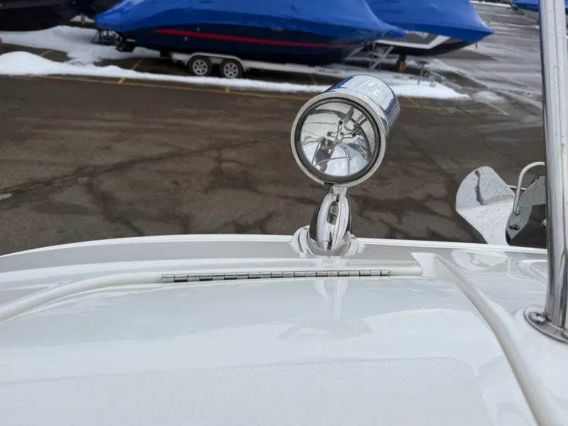 Slide: The Image of Sea Ray 320 DA 2023 - 20