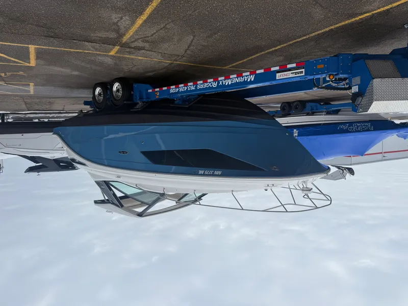 Slide: The Image of Sea Ray 320 DA 2023 - 3