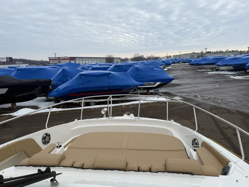 Slide: The Image of Sea Ray 320 DA 2023 - 39