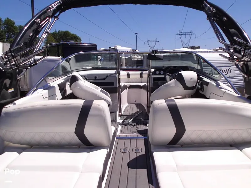 Slide: The Image of Regal 2300 2020 - 14302684