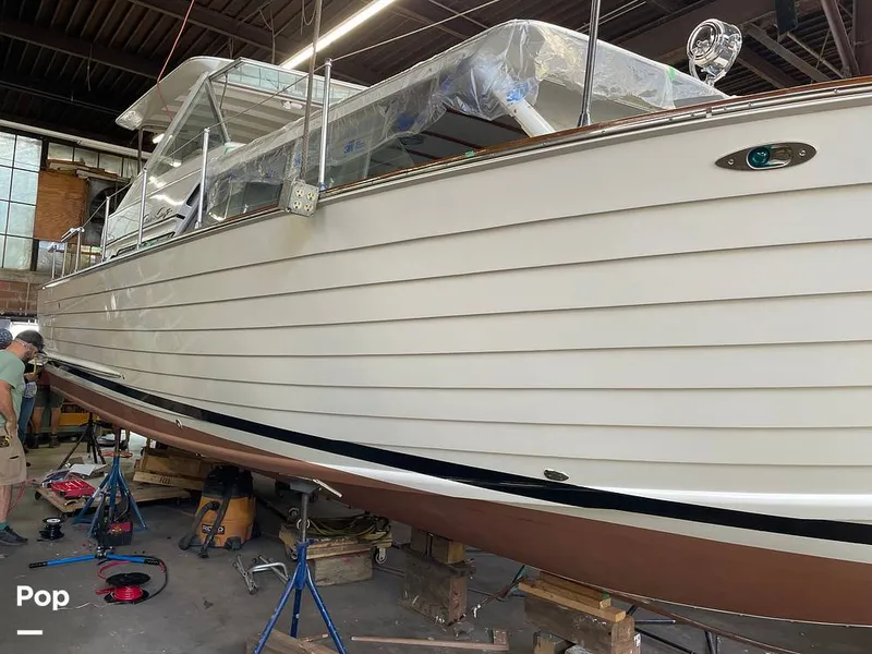Slide: The Image of Chris-Craft Cavalier 33 1967 - 14230803